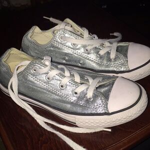 Kids converse size 2 grayish blue metallic color